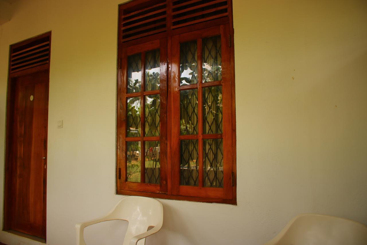 Under Water Safaris And Resort Uppuveli Exterior photo