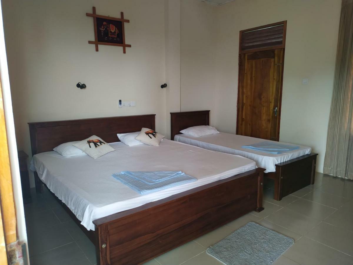 Under Water Safaris And Resort Uppuveli Exterior photo