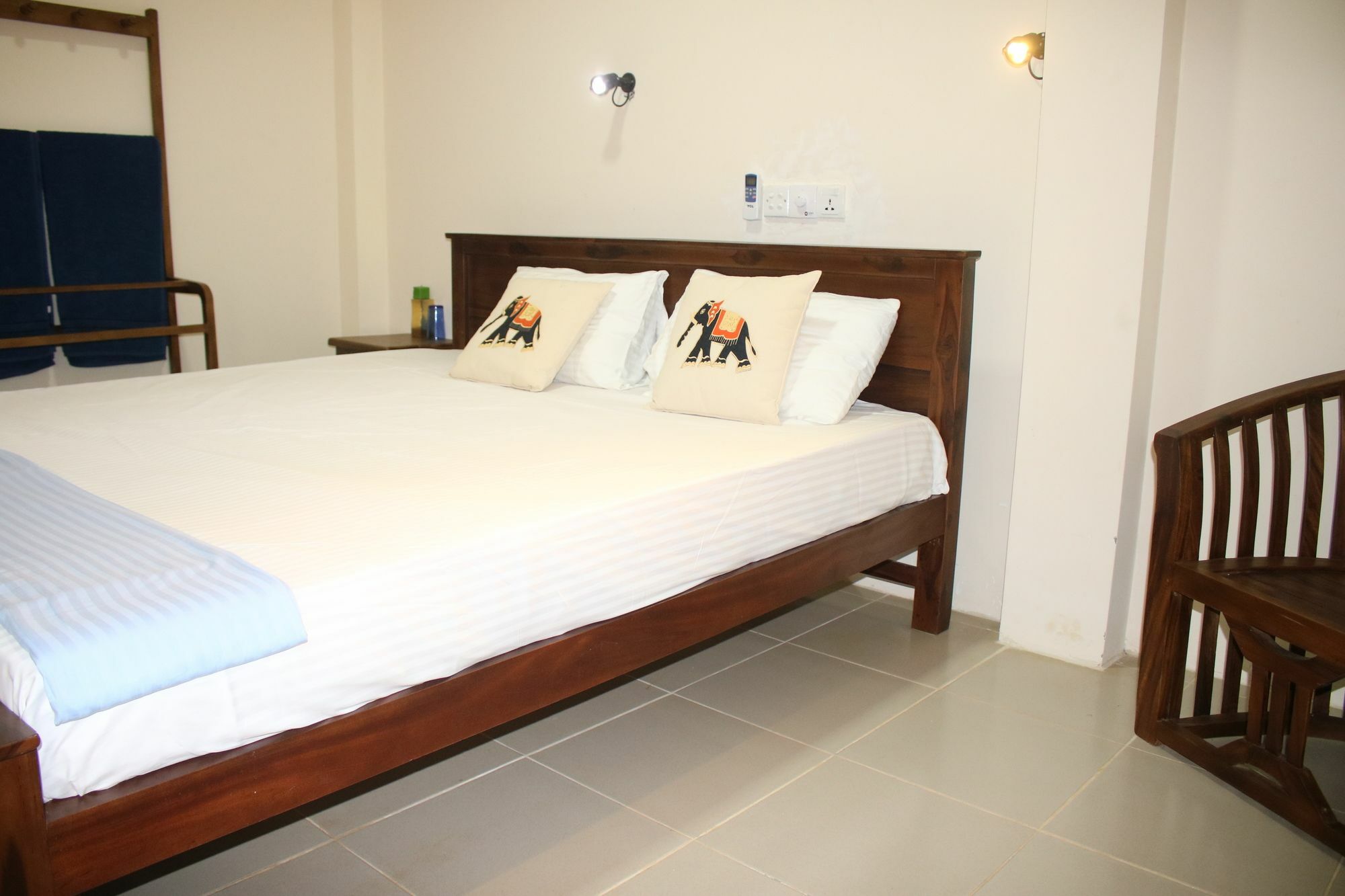 Under Water Safaris And Resort Uppuveli Exterior photo
